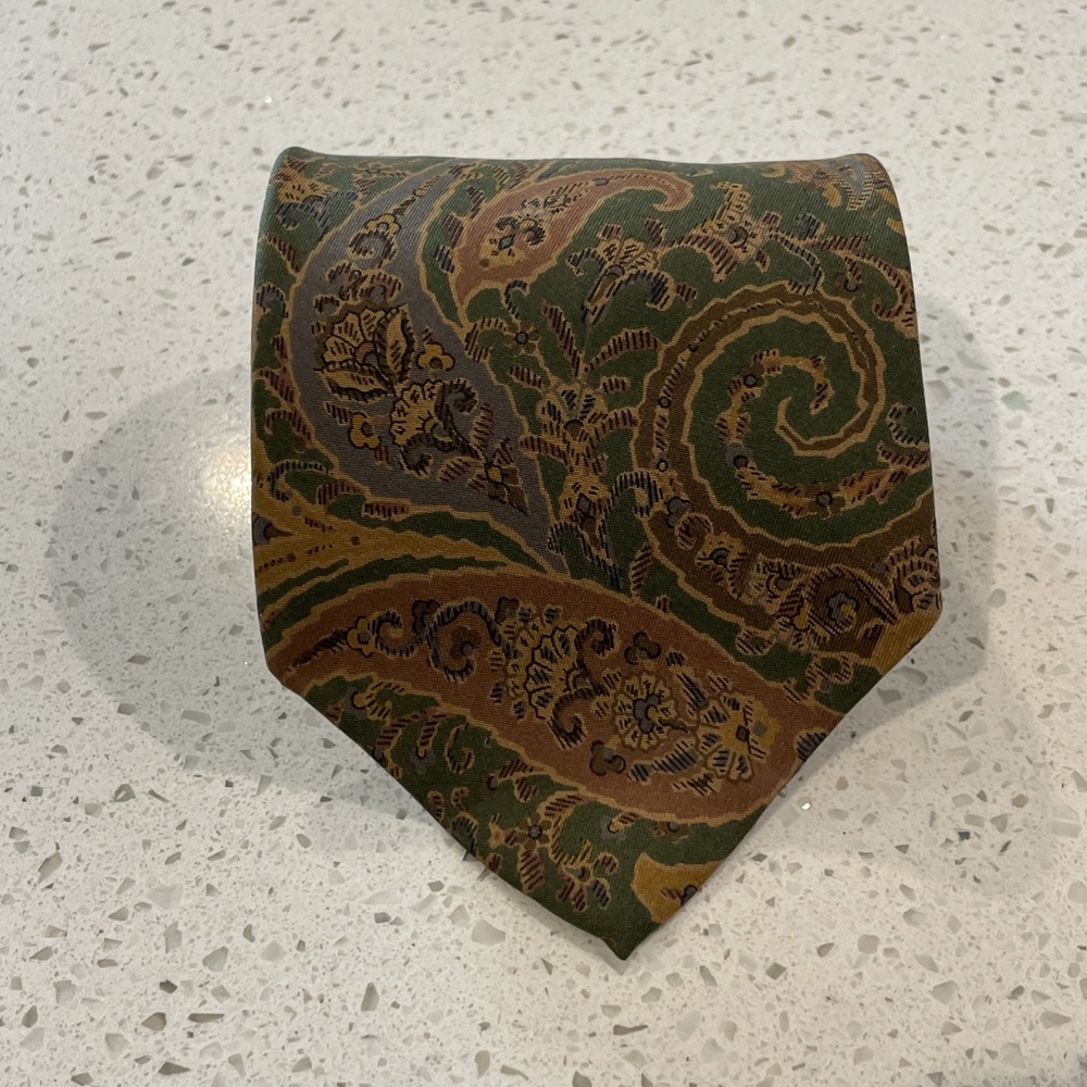 Vintage Burberrys of London Necktie Tie Paisley Floral 100% Silk Made in USA